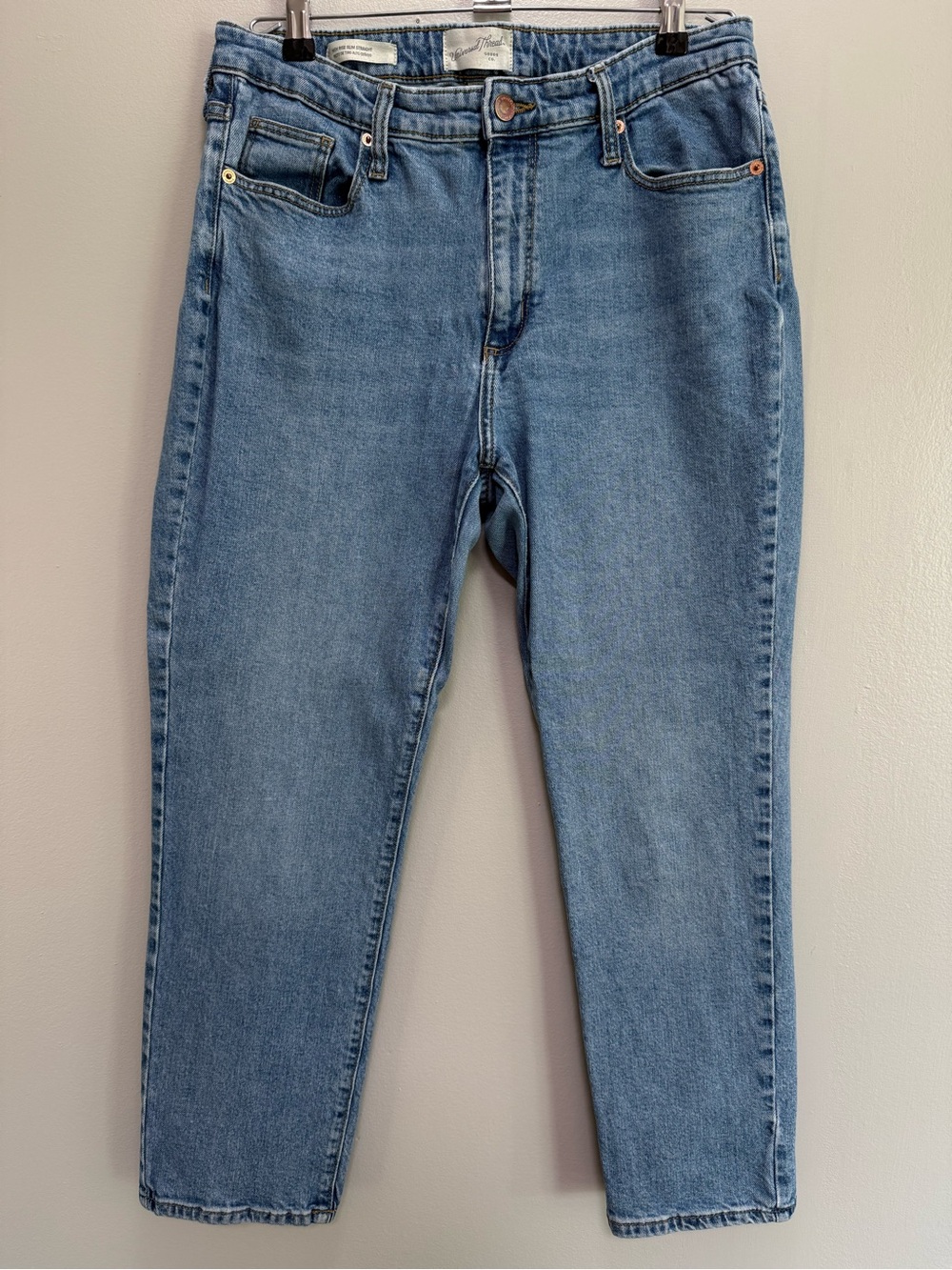Universal Thread High-Rise Slim Straight Light Wash Jeans